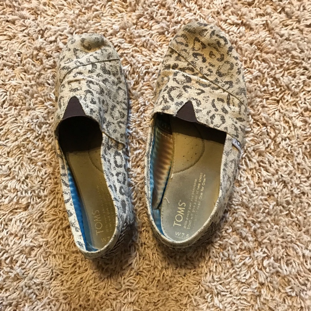 Leopard print Toms